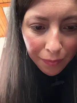 Mia salinass online show from 11.10.25