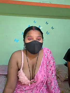 Snapshot of Shneeha_le chatting on 04.18.26 Shneeha le online show from 04.18.26