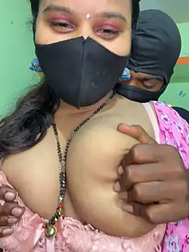 Snapshot of Shneeha_le chatting on 04.18.26 Shneeha le online show from 04.18.26