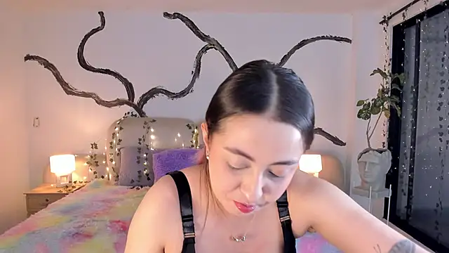 SarahCastro1  online show from 12.04.25