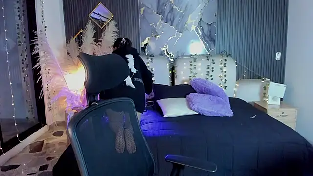 SarahCastro1  online show from 02.25.26