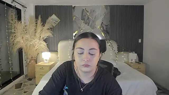 SarahCastro1  online show from 03.02.26