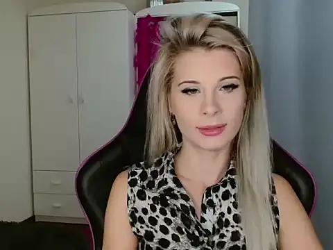 KristineGlow online show from 10.24.25