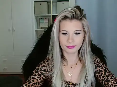 KristineGlow online show from 11.03.25