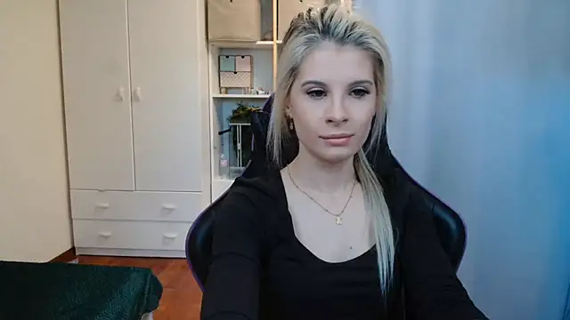 KristineGlow online show from 05.04.26
