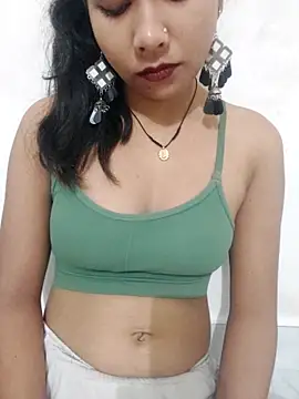 Snapshot of Vaani_Cutie chatting on 10.14.25 Vaani Cutie online show from 10.14.25