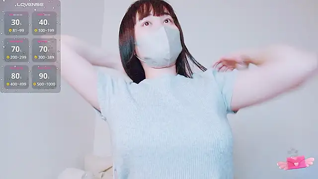 Snapshot of Zinzin_chan chatting on 04.15.26 Zinzin chan online show from 04.15.26