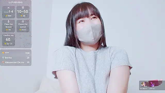 Snapshot of Zinzin_chan chatting on 04.18.26 Zinzin chan online show from 04.18.26