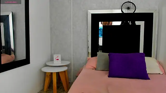 Snapshot of elian_7 chatting on 05.18.26 elian 7 online show from 05.18.26
