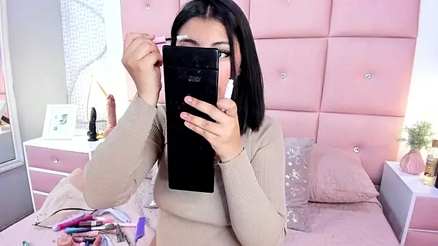 DaisySnugs1 online show from 12.18.25