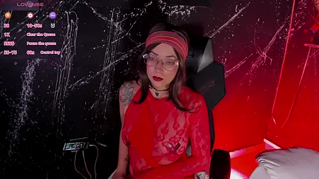 RoxanneStorm  online show from 06.13.26