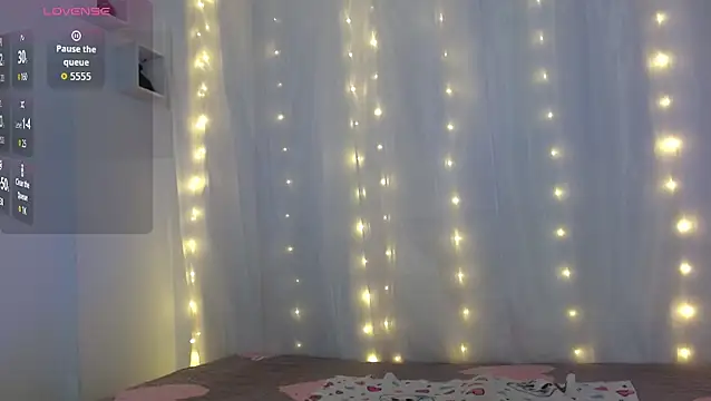 NoraParkeer online show from 09.30.25