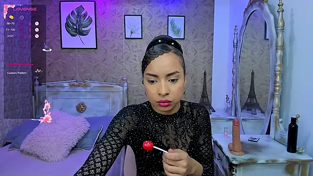 Snapshot of Lucia_jane chatting on 10.06.25 Lucia jane online show from 10.06.25