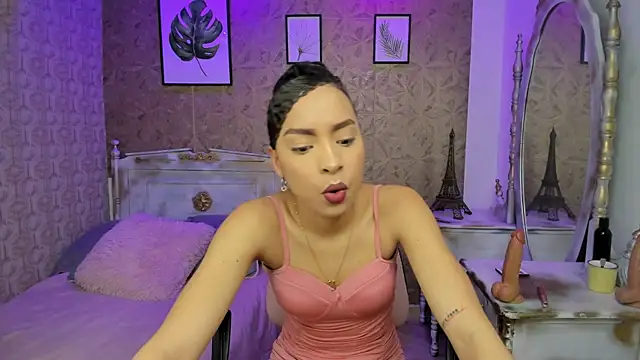 Snapshot of Lucia_jane chatting on 10.09.25 Lucia jane online show from 10.09.25