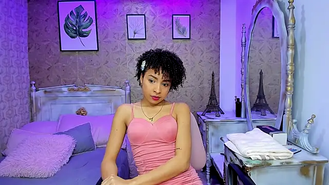 Snapshot of Lucia_jane chatting on 10.22.25 Lucia jane online show from 10.22.25