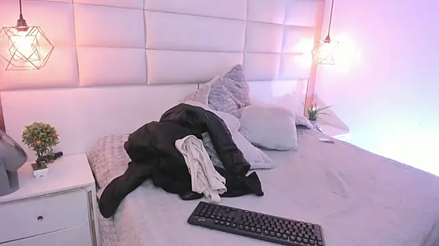 Snapshot of Lucia_jane chatting on 02.03.26 Lucia jane online show from 02.03.26