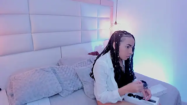 Snapshot of Lucia_jane chatting on 02.08.26 Lucia jane online show from 02.08.26