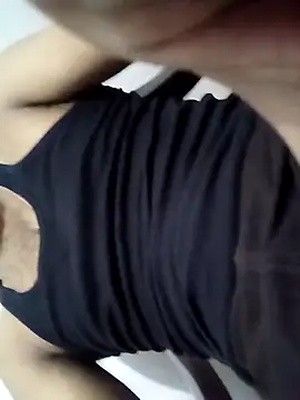 Snapshot of riyaroy087 chatting on 10.22.25 riyaroy087 online show from 10.22.25