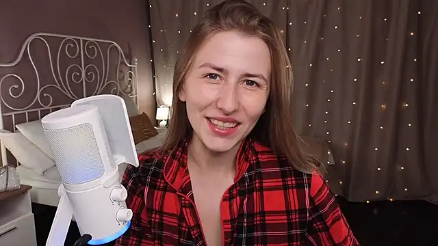 Snapshot of VesperaCeleste chatting on 11.09.25 VesperaCeleste online show from 11.09.25