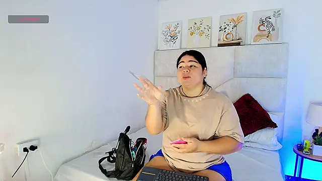 Snapshot of elizawiliamst chatting on 06.12.26 elizawiliamst online show from 06.12.26