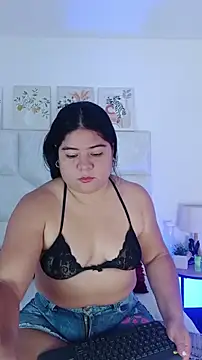 Snapshot of elizawiliamst chatting on 07.18.26 elizawiliamst online show from 07.18.26