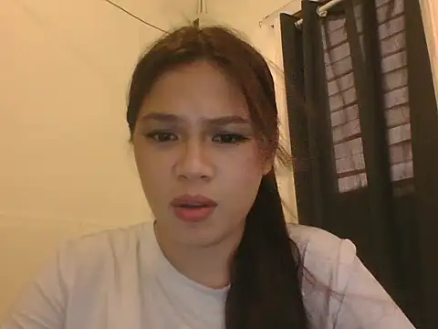 Snapshot of Zachariah_05 chatting on 06.19.26 Zachariah 05 online show from 06.19.26