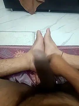 Snapshot of bobby3374 chatting on 12.13.25 bobby3374 online show from 12.13.25