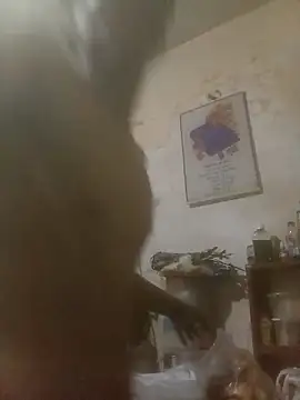 Snapshot of Bebicho14 chatting on 12.19.25 Bebicho14 online show from 12.19.25