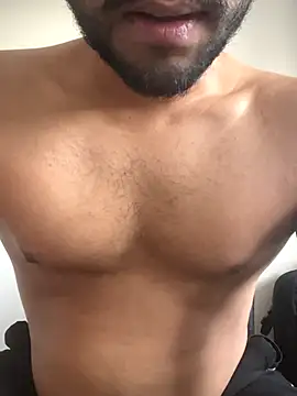 Snapshot of shiitposter_male chatting on 11.24.25 shiitposter male online show from 11.24.25