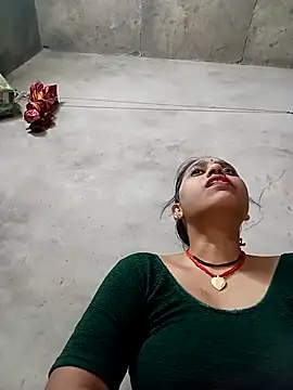 Snapshot of Sandhya_x chatting on 09.30.25 Sandhya x online show from 09.30.25