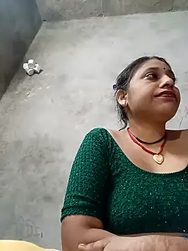 Snapshot of Sandhya_x chatting on 10.18.25 Sandhya x online show from 10.18.25