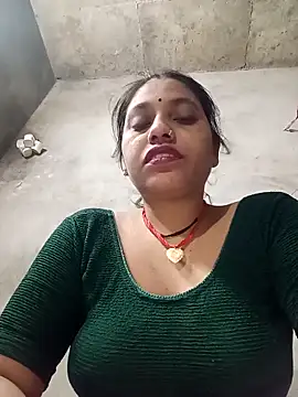 Snapshot of Sandhya_x chatting on 10.18.25 Sandhya x online show from 10.18.25