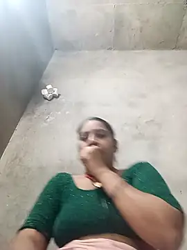 Snapshot of Sandhya_x chatting on 10.26.25 Sandhya x online show from 10.26.25