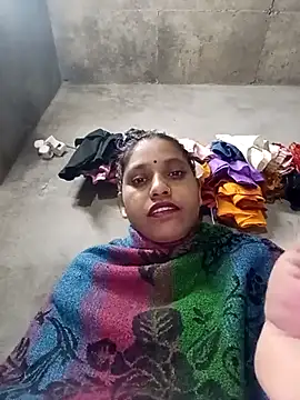 Snapshot of Sandhya_x chatting on 10.30.25 Sandhya x online show from 10.30.25