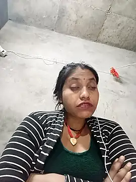 Snapshot of Sandhya_x chatting on 11.04.25 Sandhya x online show from 11.04.25