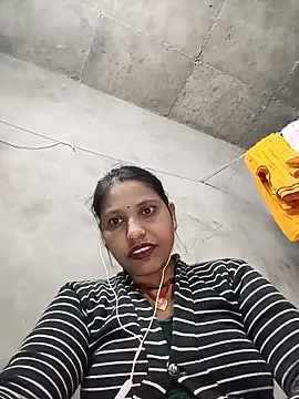 Snapshot of Sandhya_x chatting on 11.05.25 Sandhya x online show from 11.05.25