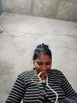 Snapshot of Sandhya_x chatting on 11.11.25 Sandhya x online show from 11.11.25