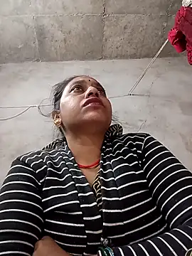 Snapshot of Sandhya_x chatting on 11.17.25 Sandhya x online show from 11.17.25