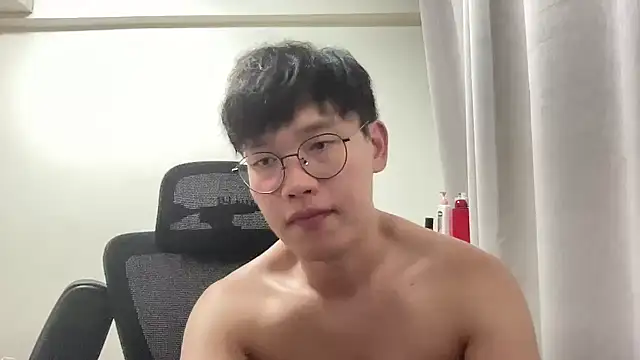 Snapshot of Passionatetwink2 chatting on 07.18.26 Passionatetwink2 online show from 07.18.26