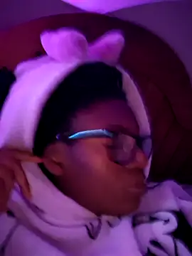 SexyGemBeautyX online show from 12.20.25