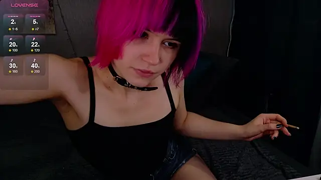 KikiMoor online show from 09.17.25