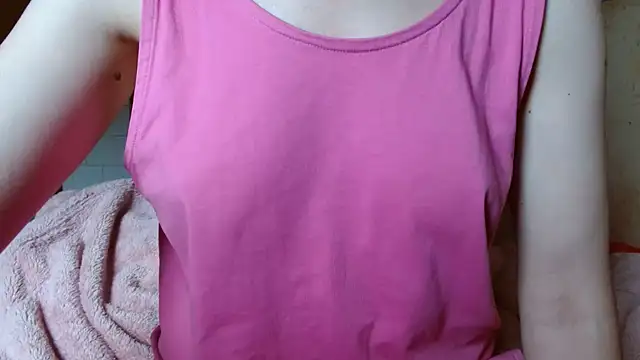 Snapshot of LorraineOSun chatting on 07.25.26 LorraineOSun online show from 07.25.26