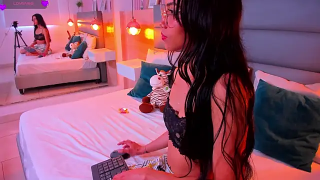 Snapshot of miyu_lu chatting on 09.30.25 miyu lu online show from 09.30.25