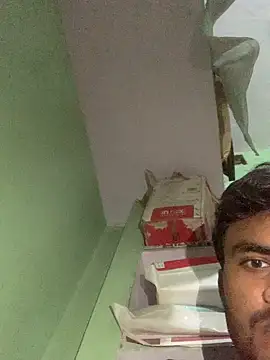 Snapshot of uniquesexyboy5689 chatting on 09.19.25 uniquesexyboy5689 online show from 09.19.25