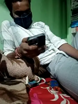 Snapshot of uniquesexyboy5689 chatting on 11.25.25 uniquesexyboy5689 online show from 11.25.25