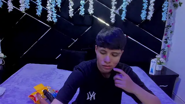 Bruno Cruzz online show from 02.11.26