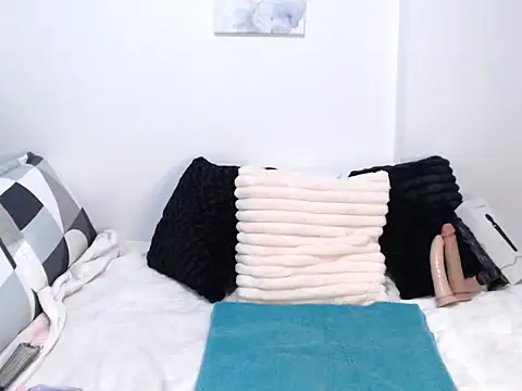 Snapshot of Zaira_sweet chatting on 10.14.25 Zaira sweet online show from 10.14.25