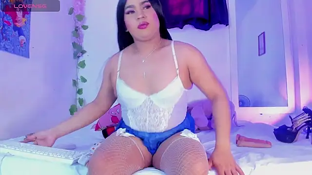 Snapshot of Karenn_rosee chatting on 12.15.25 Karenn rosee online show from 12.15.25