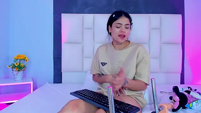 Snapshot of SammyRose_ chatting on 11.10.25 SammyRose online show from 11.10.25