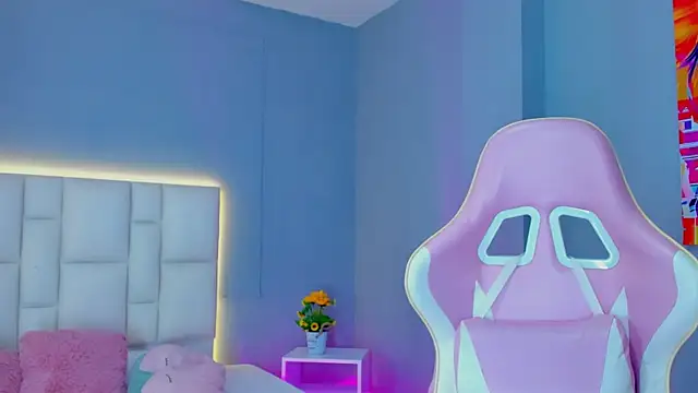 Snapshot of SammyRose_ chatting on 01.11.26 SammyRose online show from 01.11.26